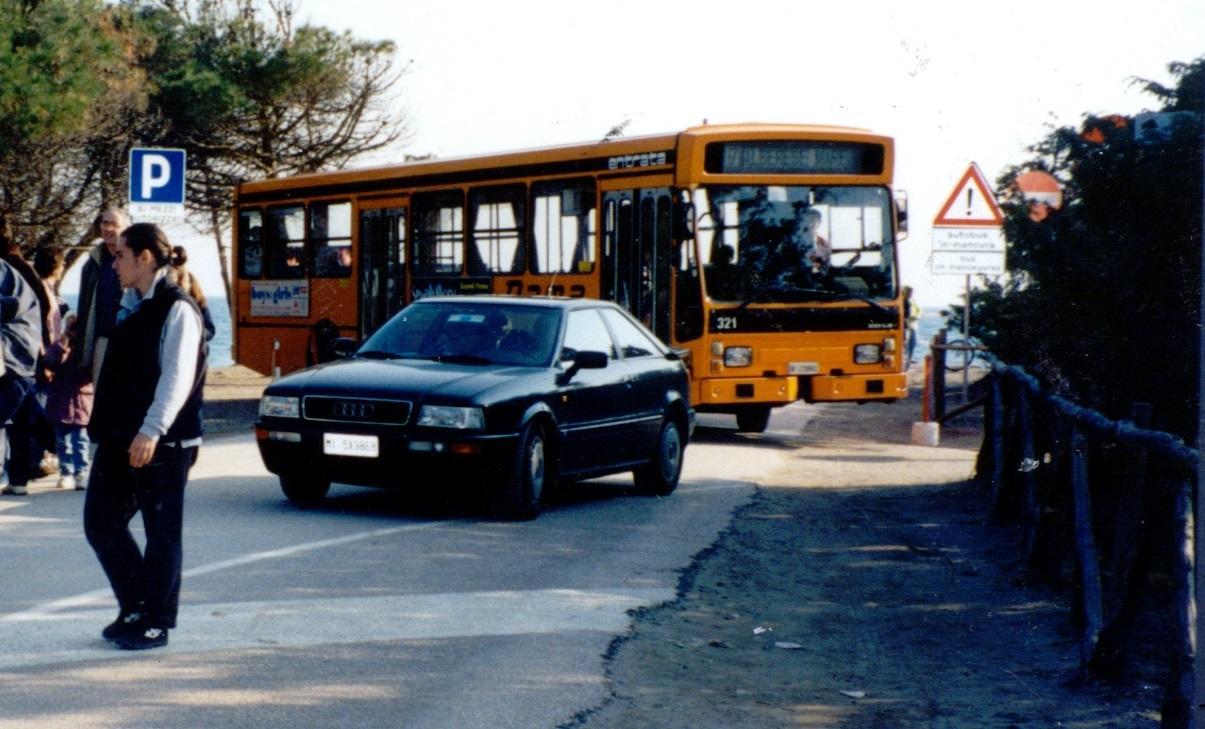 La strada di accesso a Marina di Alberese (foto d'archivio, Bf)