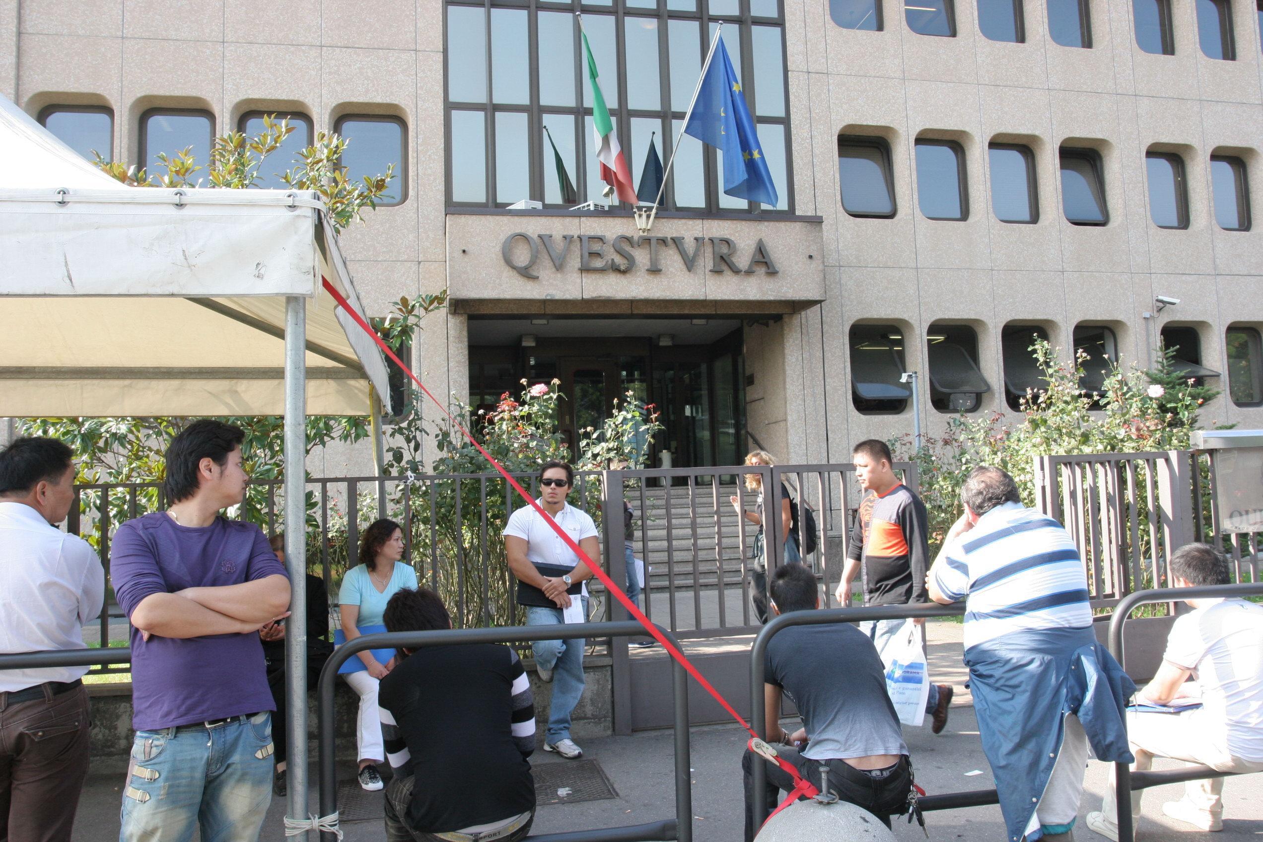 Chiamato come interprete in Questura viene espulso perché clandestino 