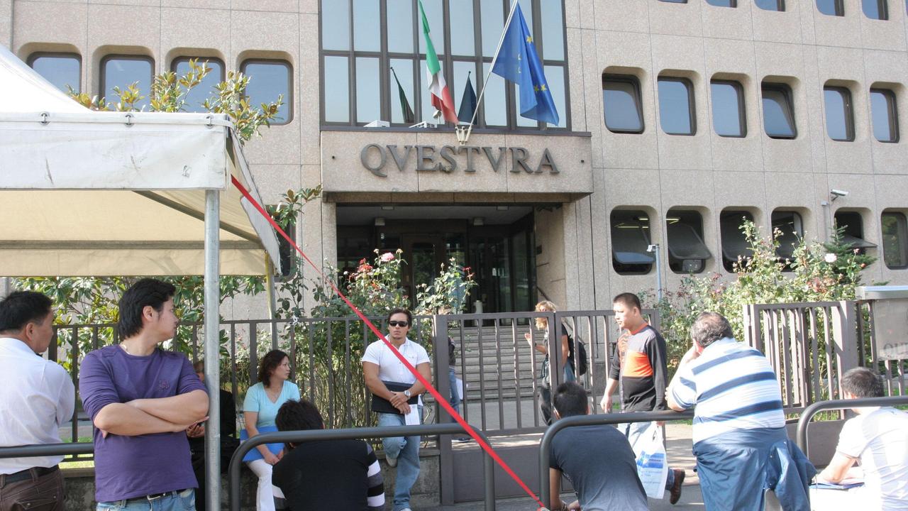 Chiamato come interprete in Questura viene espulso perché clandestino