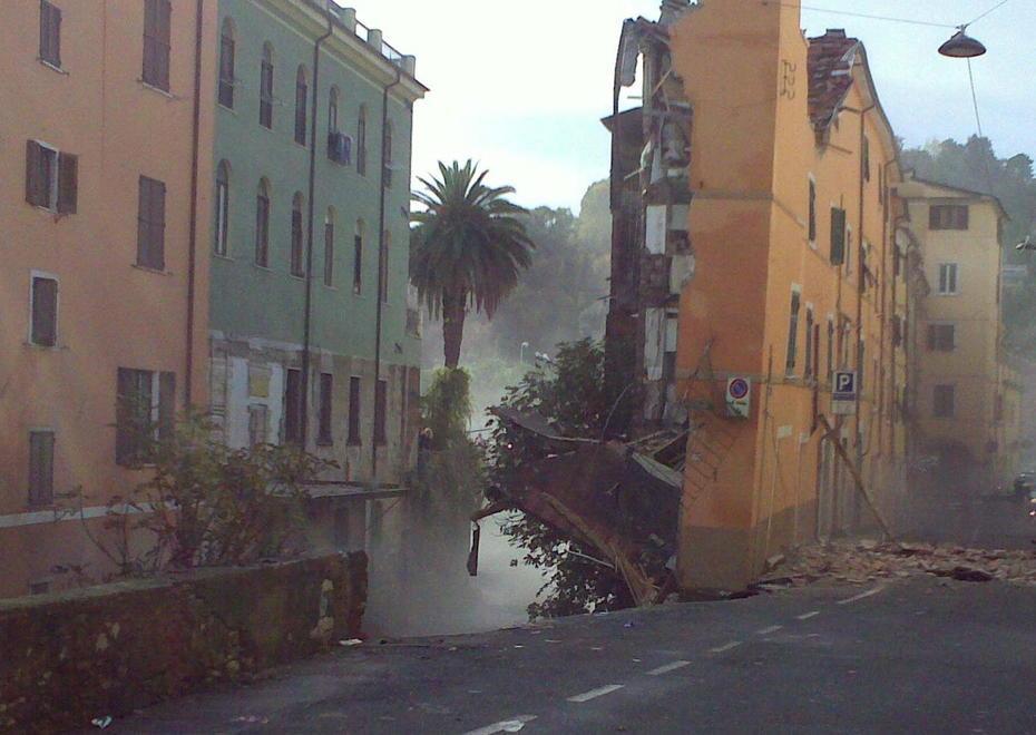 Crollo sul Carrione, un punto per la difesa