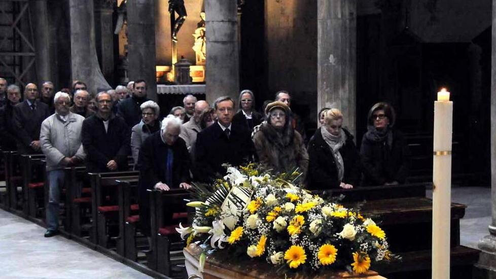 La città ha dato l’addio all’avvocato Cesare Piccioli