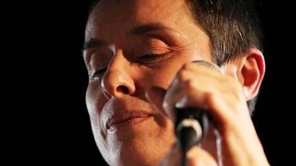 Mara Redeghieri canta l’anarchia e la Resistenza