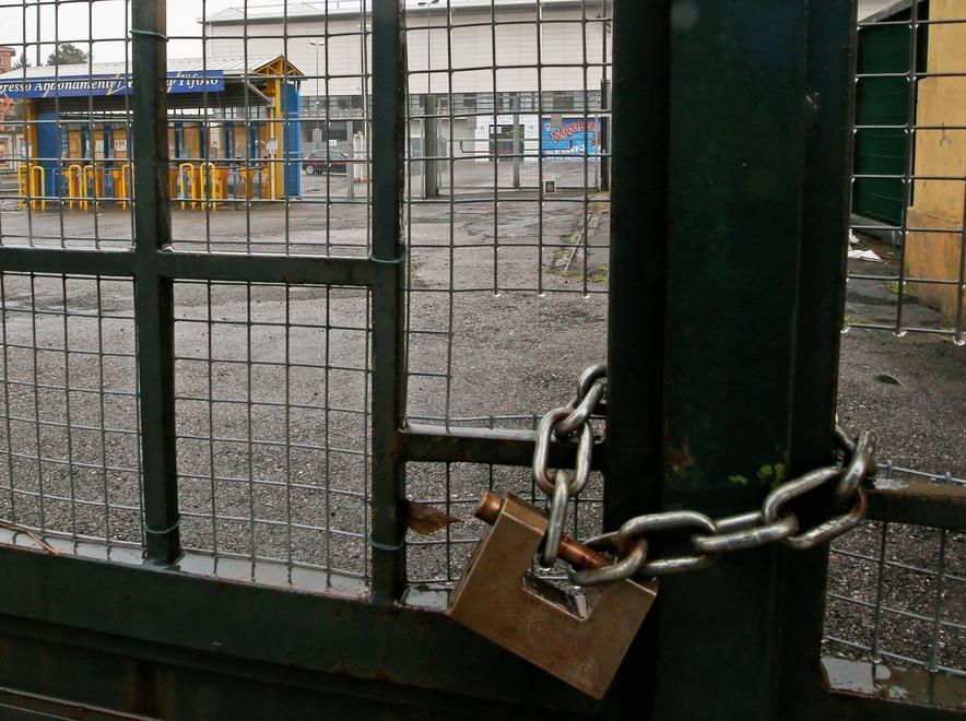 Il Comune cambia i lucchetti dello stadio Ennio Tardini