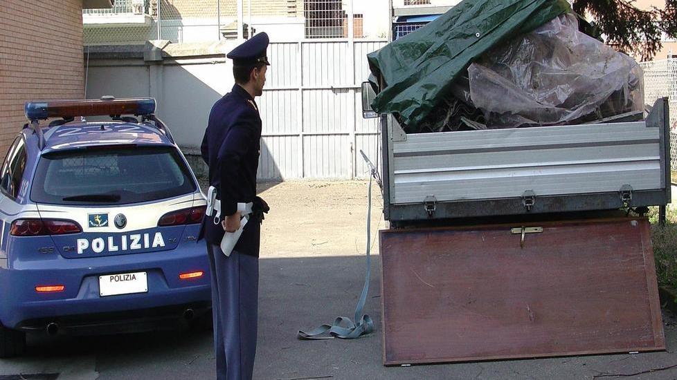 Sequestrato un autocarro con 3 tonnellate di amianto