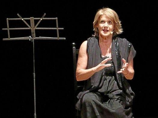 Lella Costa e le parole del femminicidio 