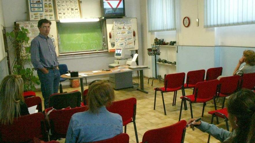 Scuole guida davanti al Tar per presunte irregolarità