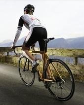 Cade dalla bici, soccorsa con l’elicottero