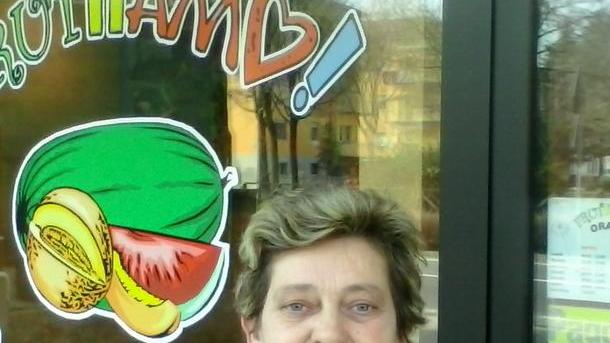 Chiude il negozio In due la derubano