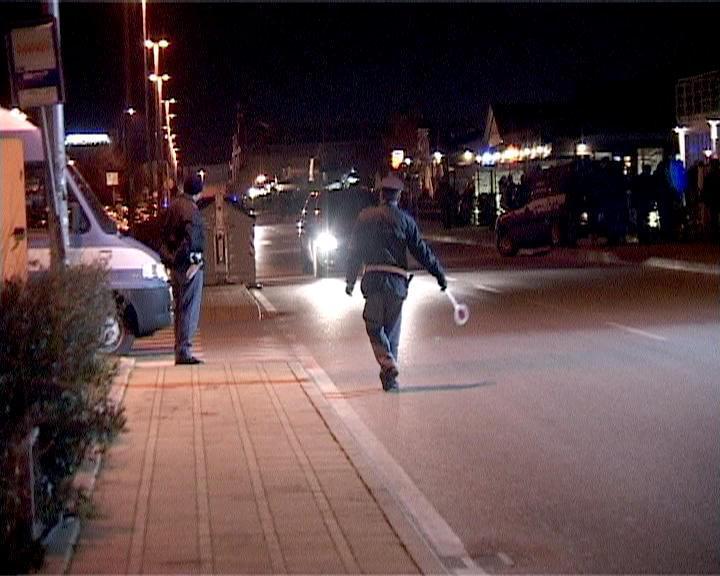 Pattuglia della polizia in darsena
