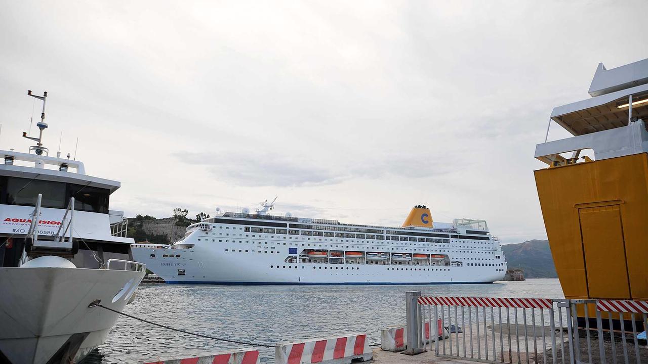 La nave Costa Neo Riviera a Portoferraio