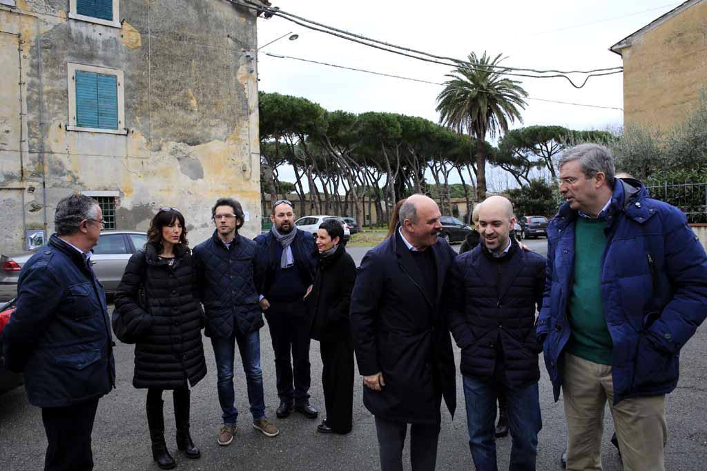 Oscar Farinetti arriva alla tenuta di Marinella
