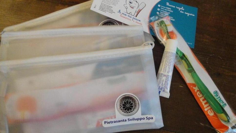 Campagna nelle scuole per insegnare ai bambini l’igiene dentale