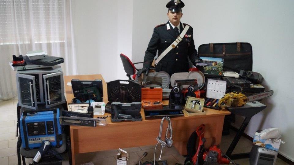 Parte della refurtiva rubata recuprata dai carabinieri di Capalbio