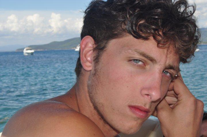 Muore a 24 anni per una grave malattia, città in lutto