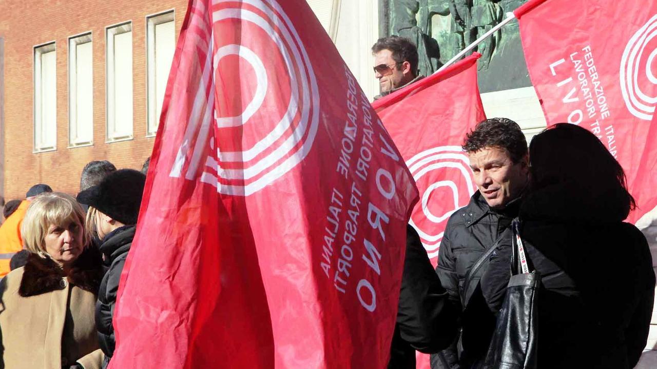 Tragedia sul lavoro, porto fermo per 24 ore in segno di lutto