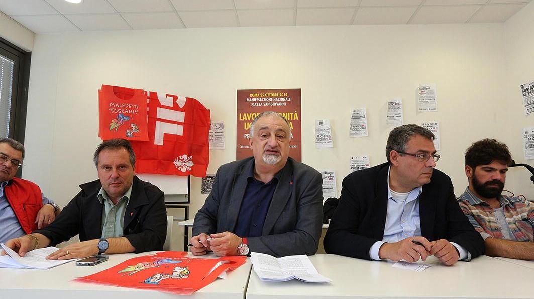Un incontro con i rappresentanti della Cgil, al centro Rossano Rossi