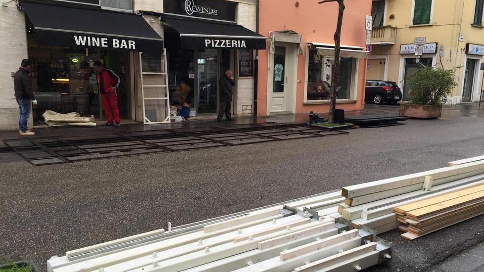 Riecco i gazebo, via alle installazioni