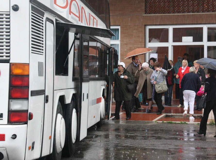 Peculato, autista finisce nei guai 