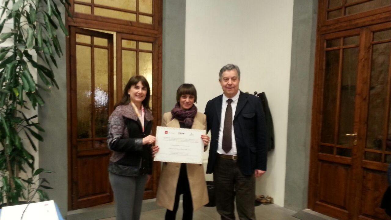 La dirigente Sofia Capuano (al centro) ritira l’attestato in Regione