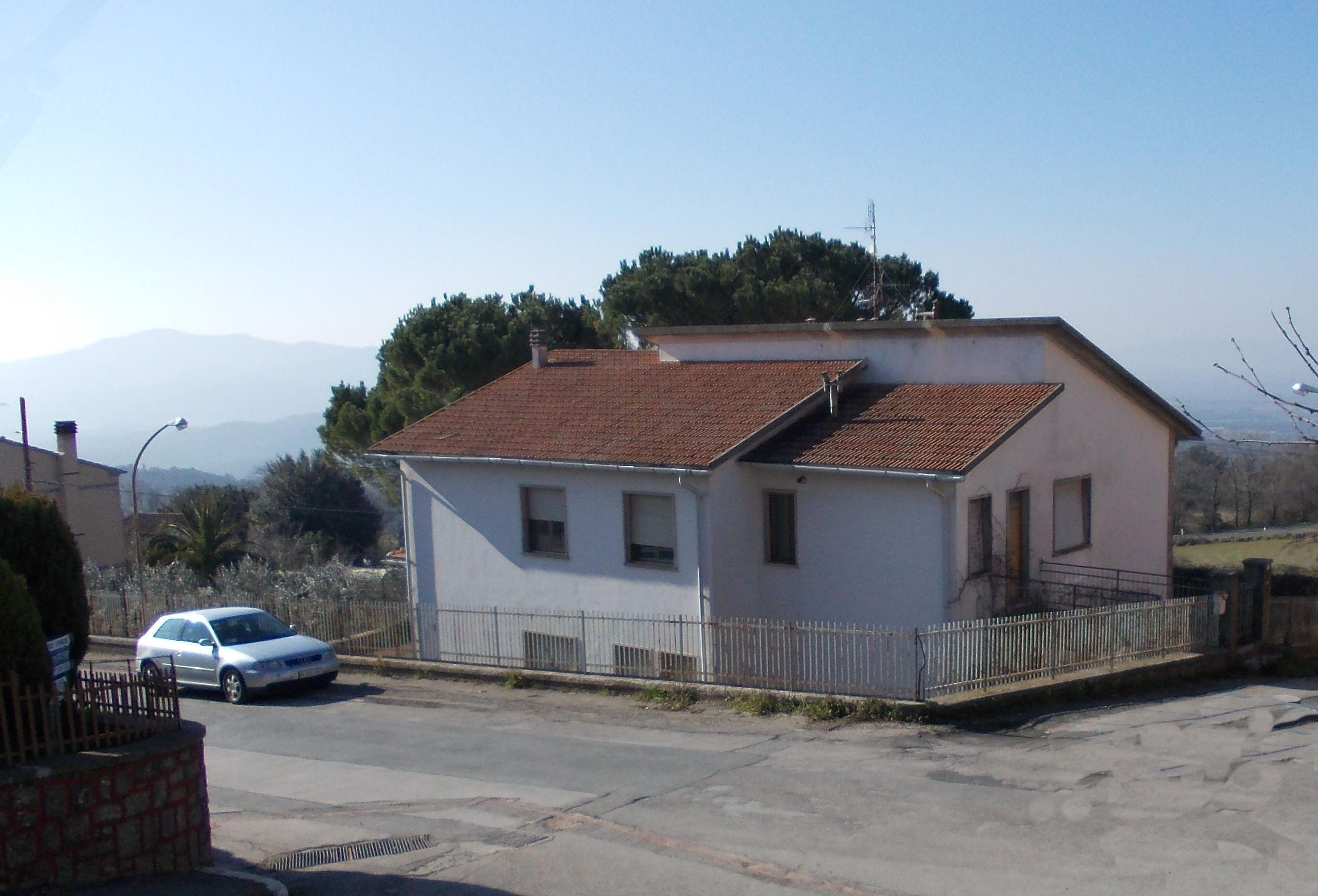 Lo stabile che dovrebbe ospitare la nuova caserma di Roccastrada