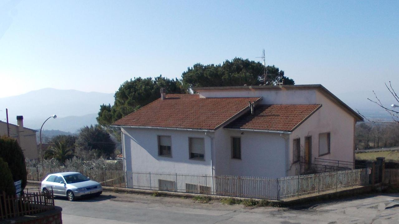 Lo stabile che dovrebbe ospitare la nuova caserma di Roccastrada
