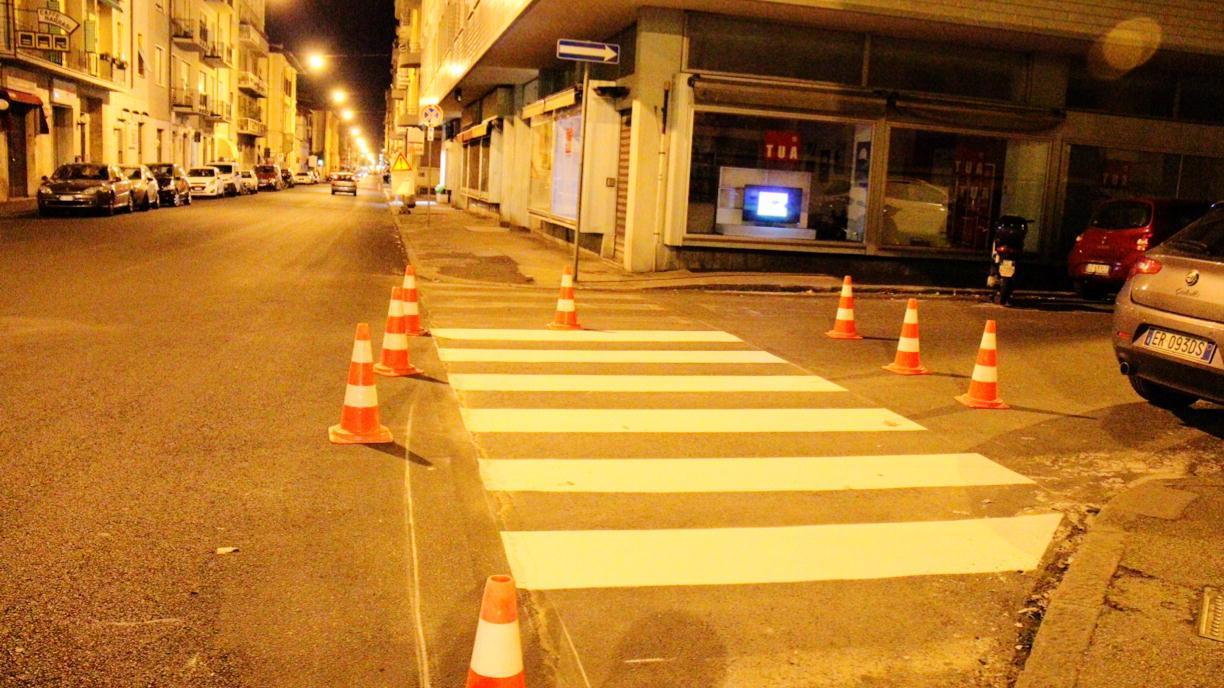 A Prato le strisce pedonali sono catarifrangenti