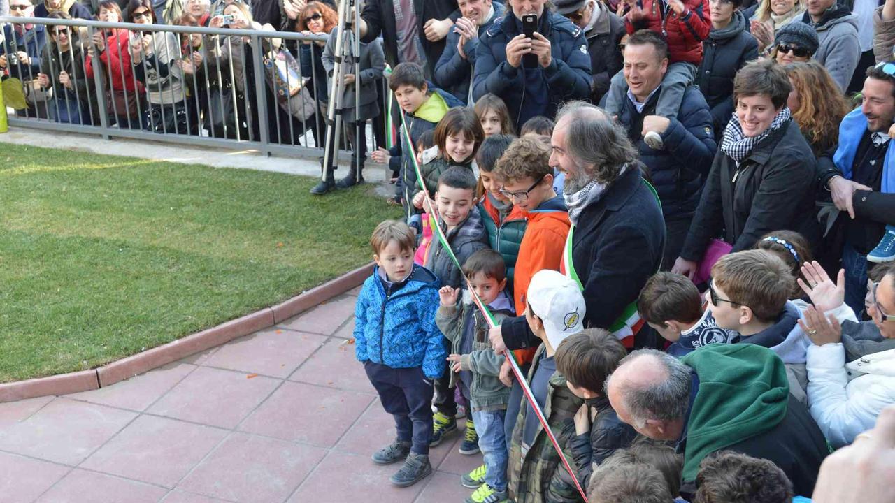 Il sindaco Parodi taglia il nastro ai giardinetti