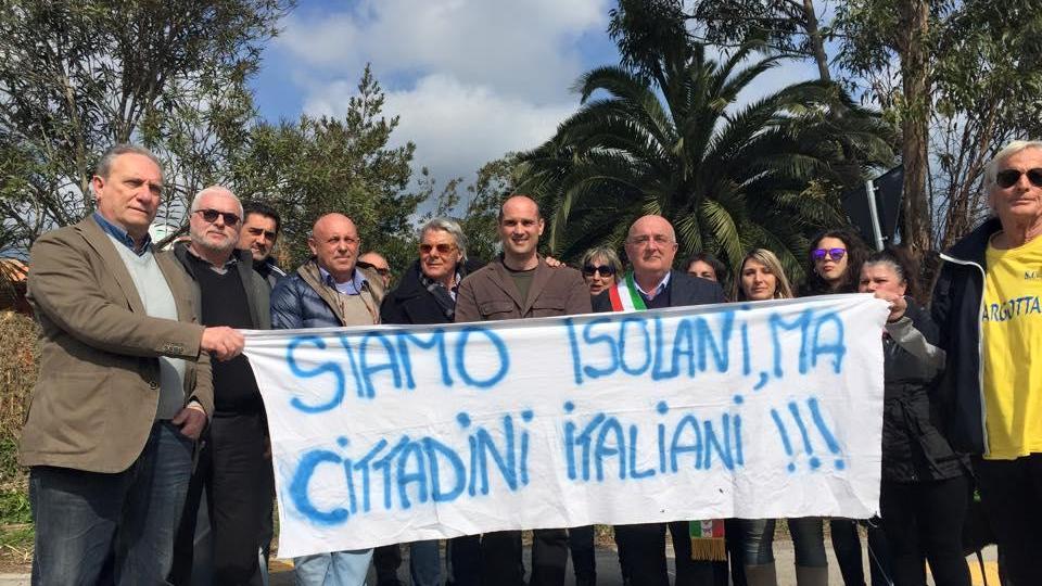 Il presidio di protesta del Piano