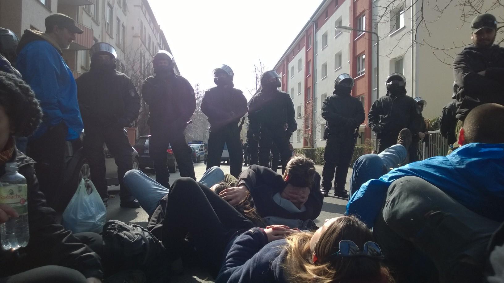 Dieci reggiani tra i manifestanti fermati a Francoforte
