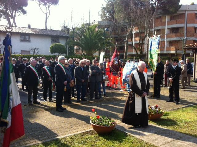 La commemorazione della tragedia del Canadair a Forte dei Marmi