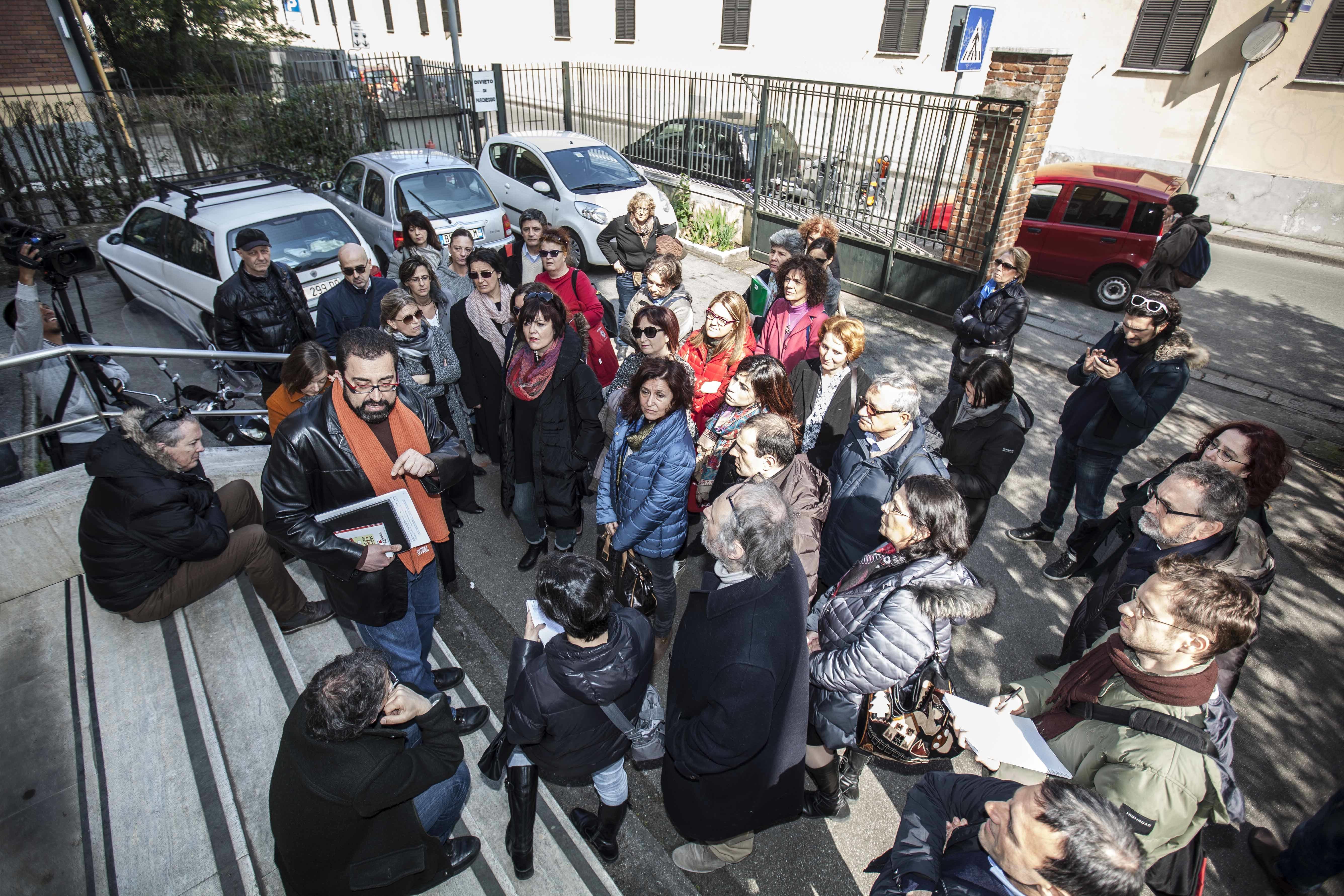 Un'immagine della protesta dei dirigenti scolastici