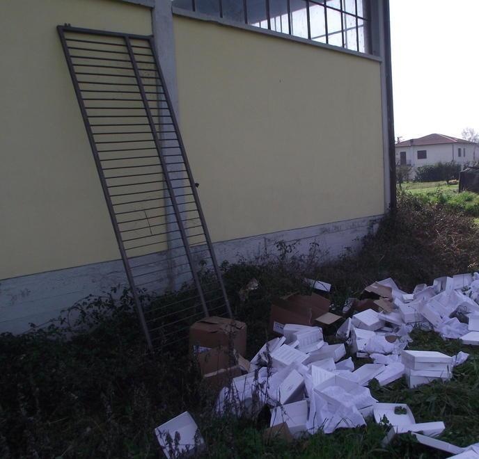 Colpo di notte al calzaturificio Ade in via Villa Fontana 