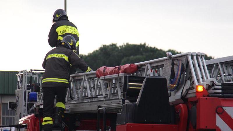 L'autoscala dei vigili del fuoco (foto di repertorio)