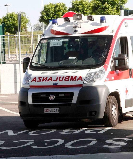 Picchiata dal marito, è ancora grave 