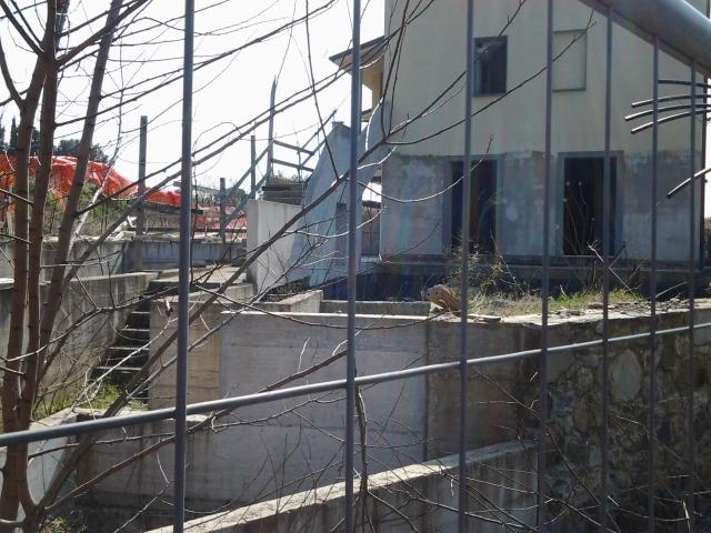 La casa in costruzione in via del Palco alla Castellina