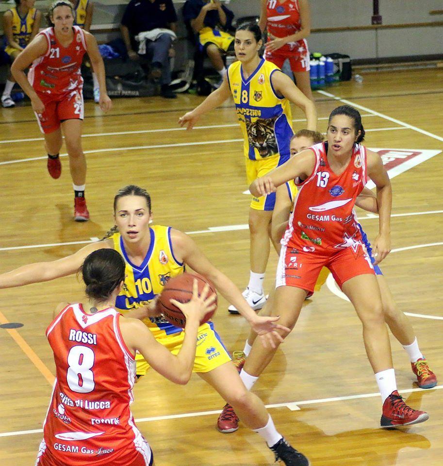 Nikolina Milic (con il numero 13)