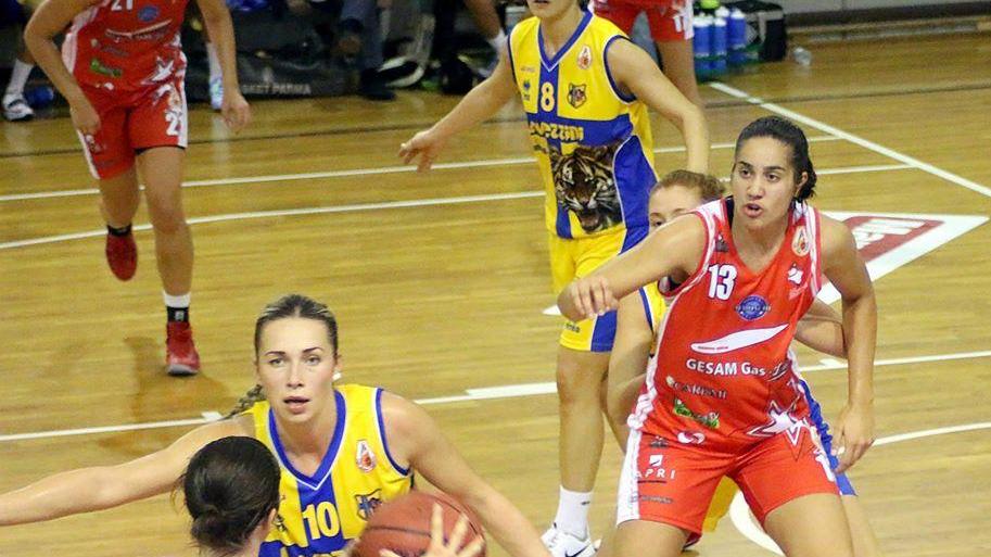 Nikolina Milic (con il numero 13)