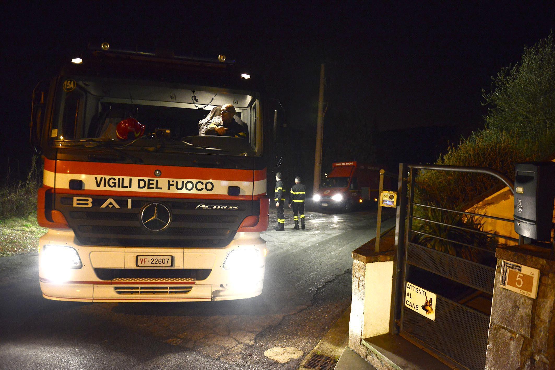 Un'automezzo dei vigili del fuoco