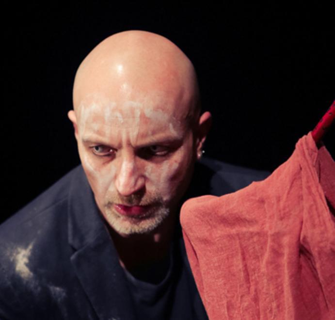 Roberto Latini recita Pirandello