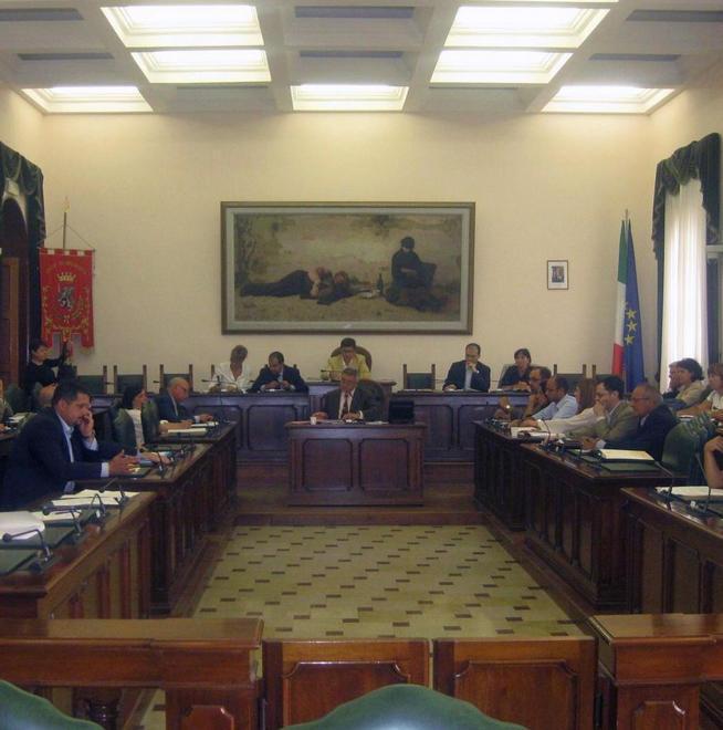 Il Comune vuole riprendersi la luce 