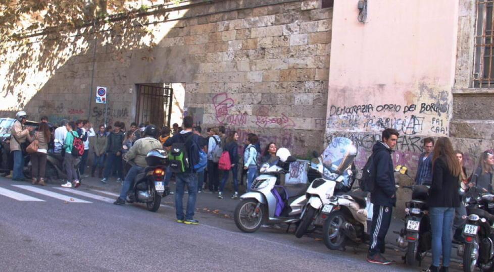  Cecioni: sembra un tecnico ma è un ladro