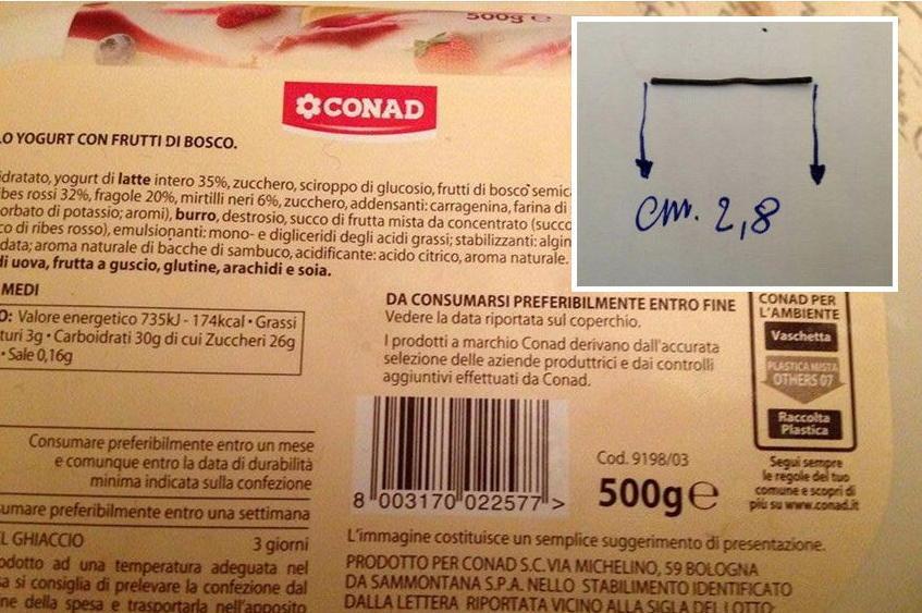 Mangia il gelato e trova un ferro di tre centimetri 