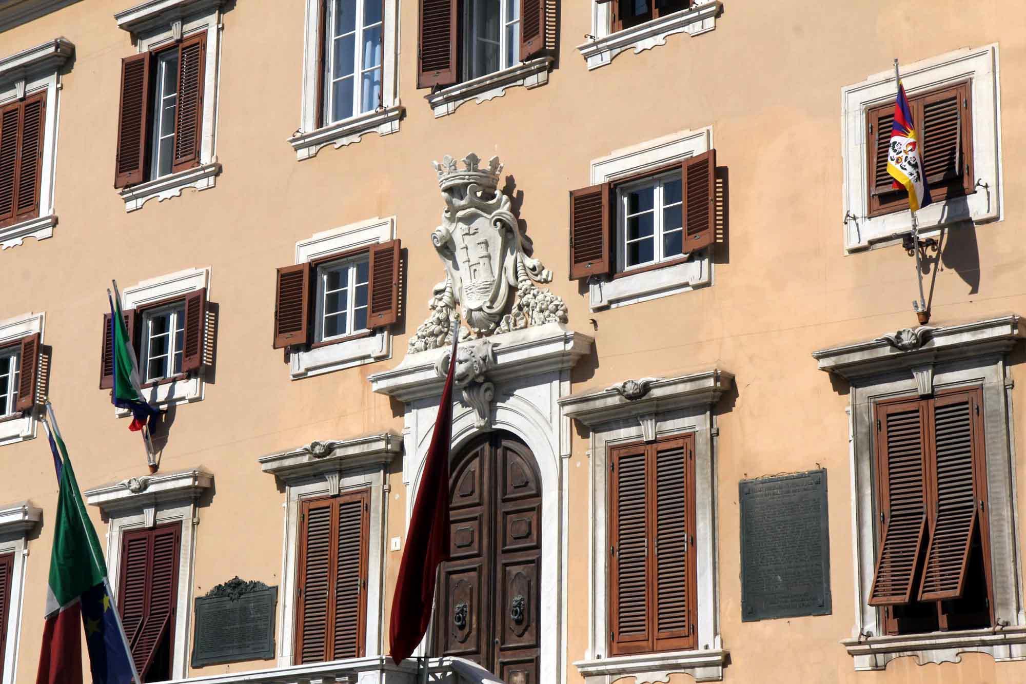 La facciata del Comune di Livorno 