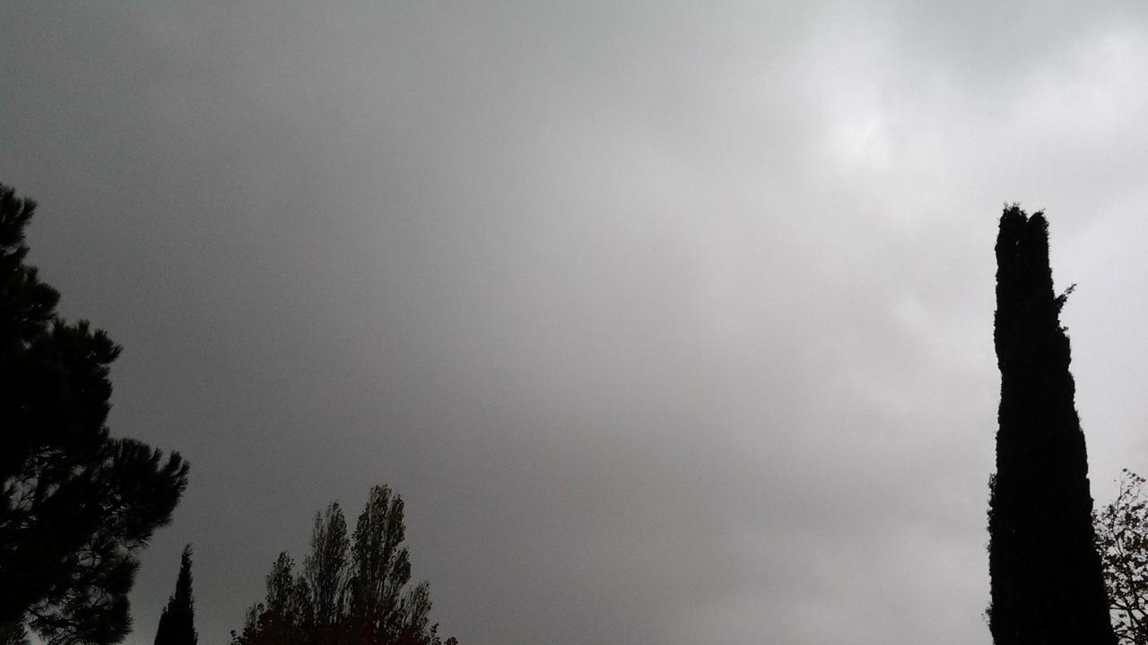 Cielo cupo e maltempo in zona Marsiliana (foto repertorio)