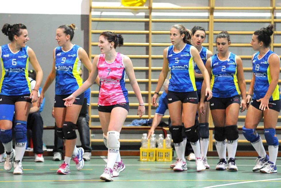 Le ragazze del Blu Volley Quarrata durante una partita al PalaMelo (Foto Gori)