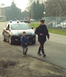 A 6 anni sfugge alla nonna lo ritrovano i carabinieri 