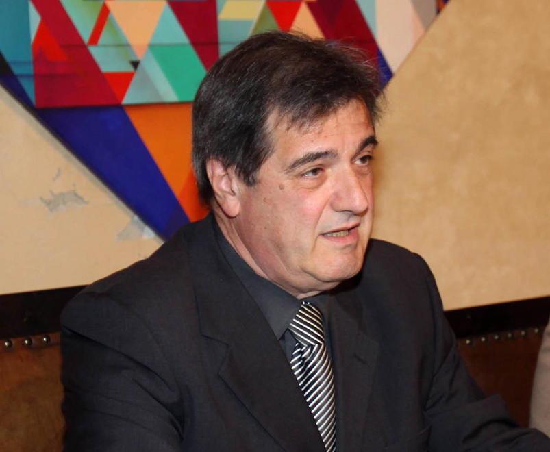 L’amianto fa paura all’hotel e un po’ meno alla piscina 