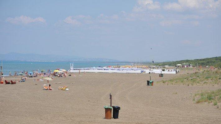 Un tratto di spiaggia a Marina di Castagneto