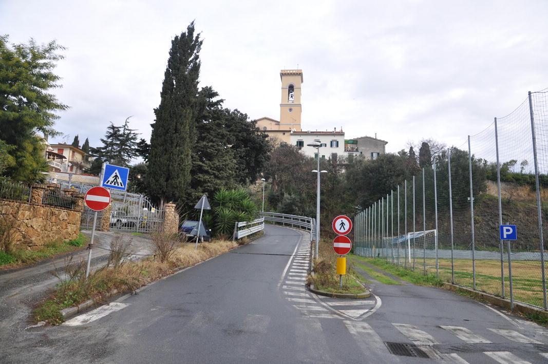 Uno scorcio di via Malenchini all'altezza del campo sportivo