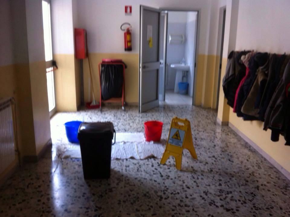Piove dal soffitto alla Battisti